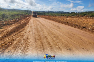 Foto - TRABALHO DE TERRAPLENAGEM E CASCALHAMENTO NA RODOVIA TRANSGARIMPEIRA.