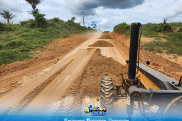 Foto - TRABALHO DE TERRAPLENAGEM E CASCALHAMENTO NA RODOVIA TRANSGARIMPEIRA.