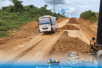 Foto - TRABALHO DE TERRAPLENAGEM E CASCALHAMENTO NA RODOVIA TRANSGARIMPEIRA.