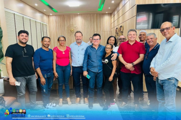 PREFEITO NICODEMOS AGUIAR E O VICE DIRCEU BIOLCHI REUNIRAM-SE COM VEREADORES E LIDERANÇAS DE MIRITITUBA.