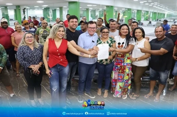 EDUCAÇÃO: APÓS APROVAÇÃO DA CÂMARA DE VEREADORES, PREFEITO NICODEMOS AGUIAR SANCIONOU A LEI MUNICIPAL Nº 4.300/2025, QUE DISPÕE SOBRE O ENQUADRAMENTO FUNCIONAL DE SERVIDORES DA SEMED.