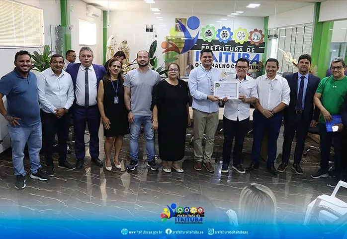 PREFEITO DE ITAITUBA NICODEMOS AGUIAR RECEBE HONRARIA DA UNIVERSIDADE DA AMAZÔNIA (UNAMA).